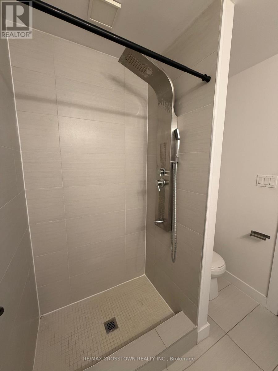 2 - 540 Essa Road, Barrie, ON - Indoor Photo Showing Bathroom