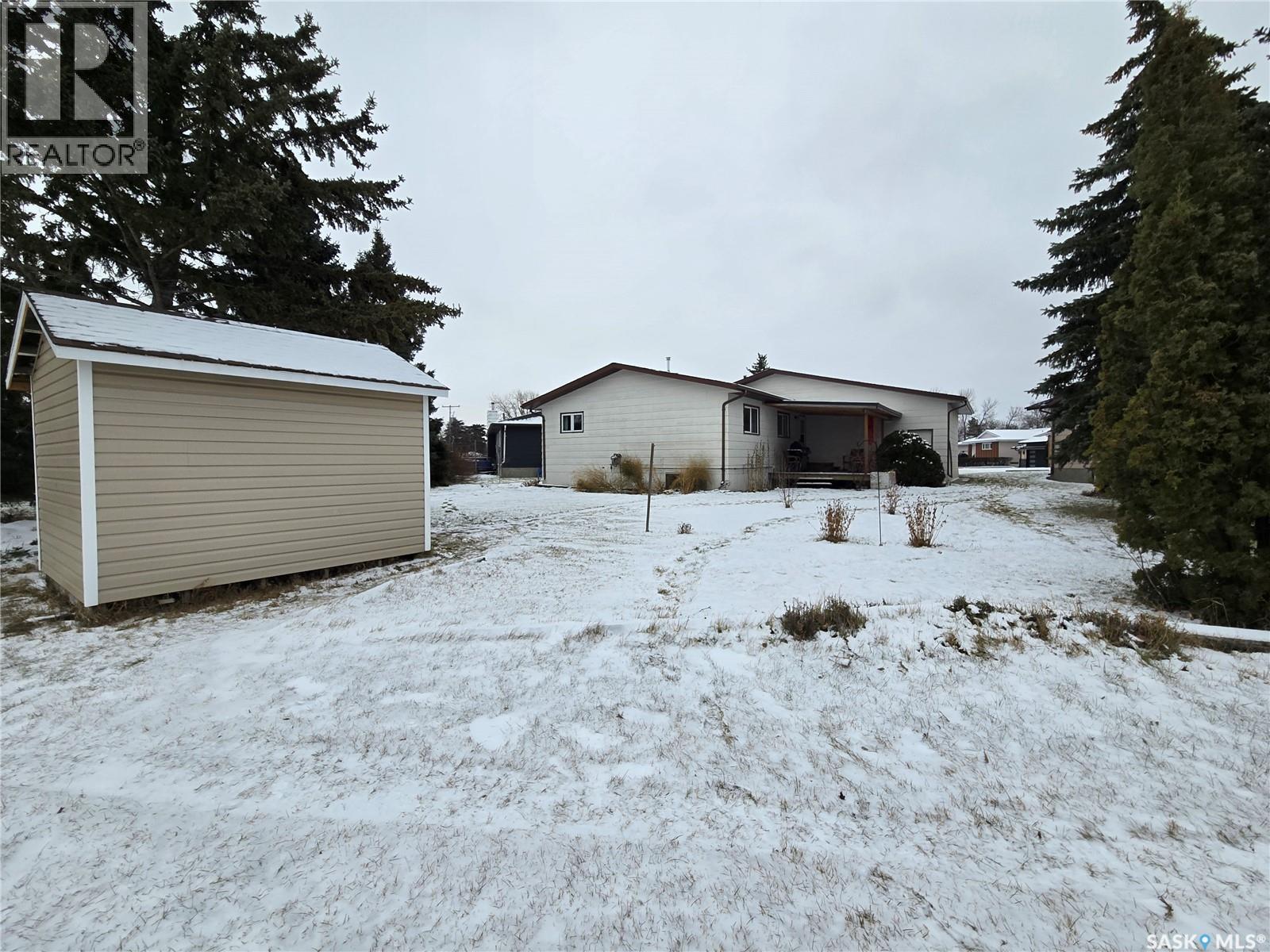 106 Alexander Bay, Kipling, SK - Outdoor
