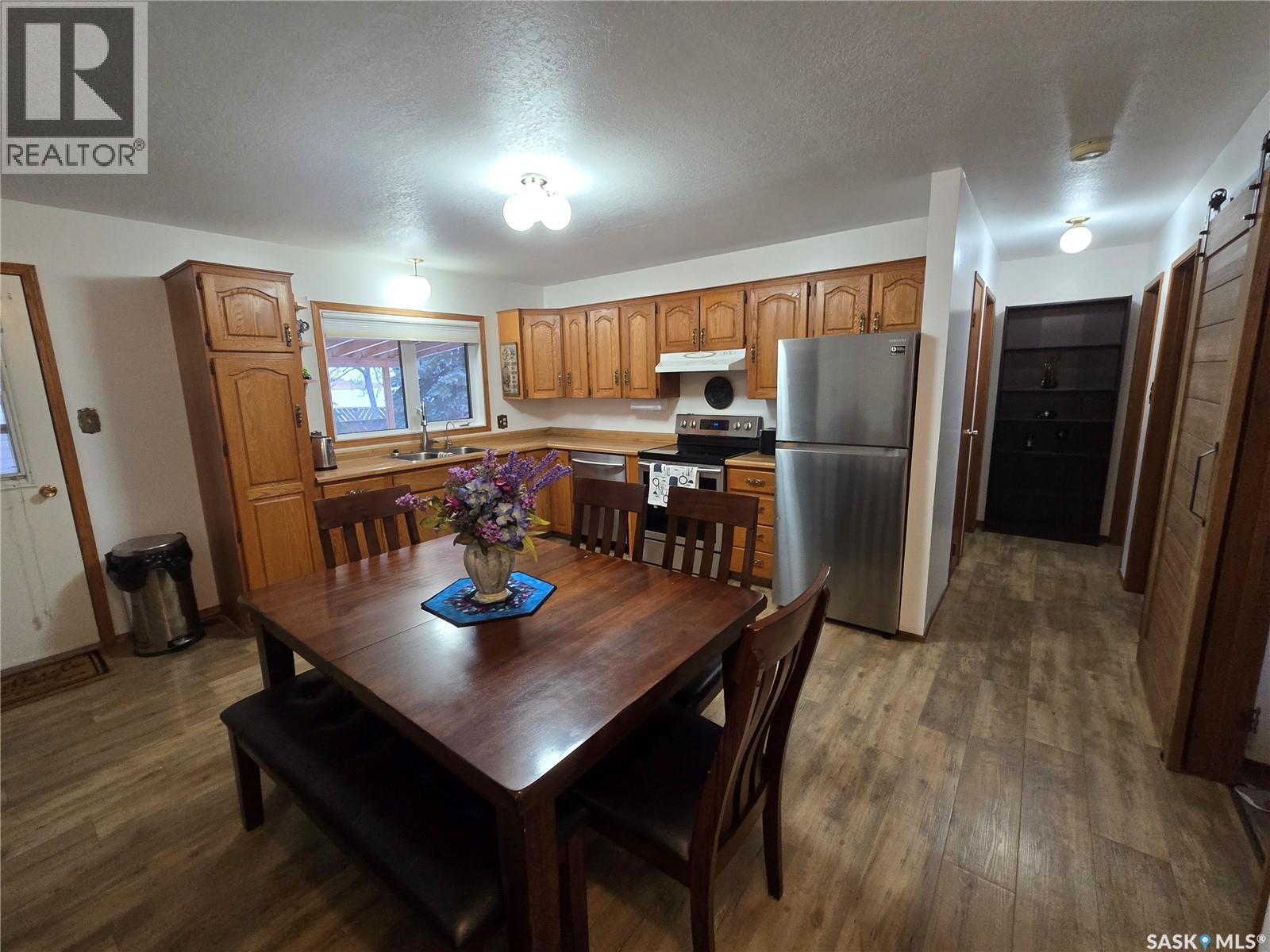 106 Alexander Bay, Kipling, SK - Indoor Photo Showing Dining Room