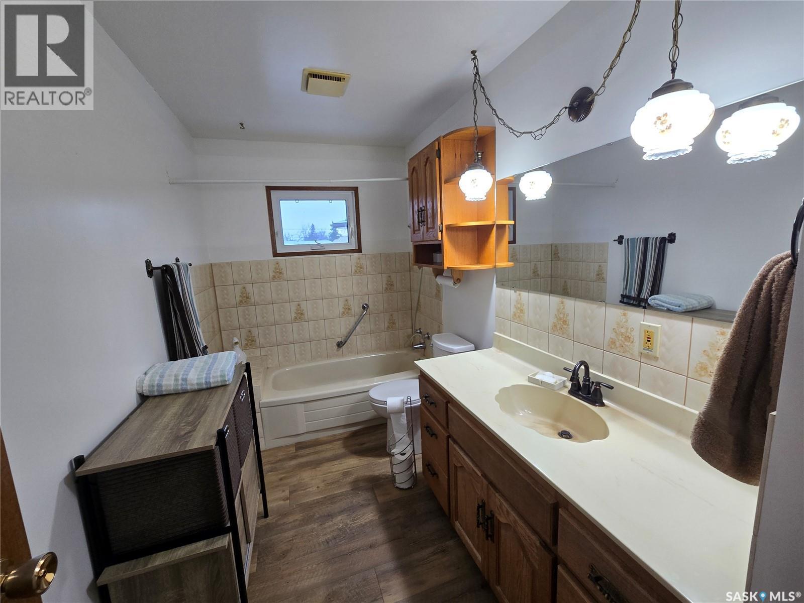 106 Alexander Bay, Kipling, SK - Indoor Photo Showing Bathroom