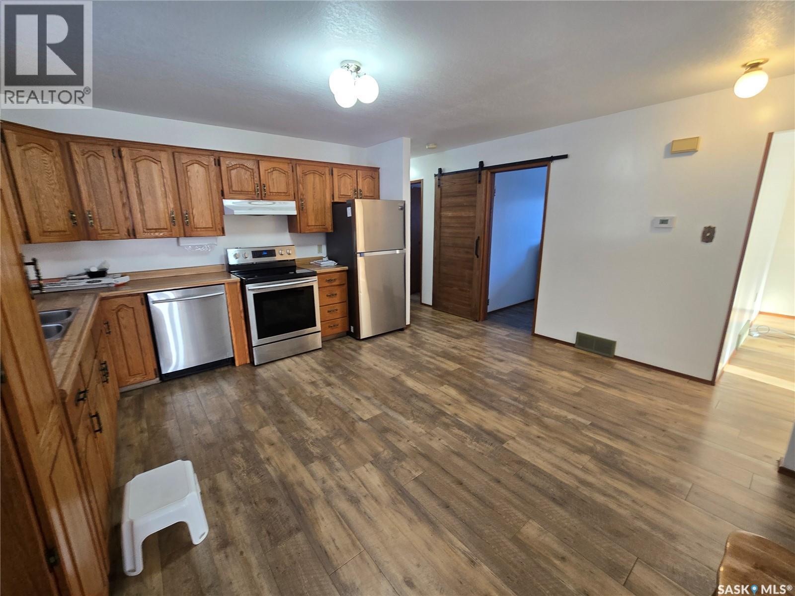 106 Alexander Bay, Kipling, SK - Indoor Photo Showing Kitchen