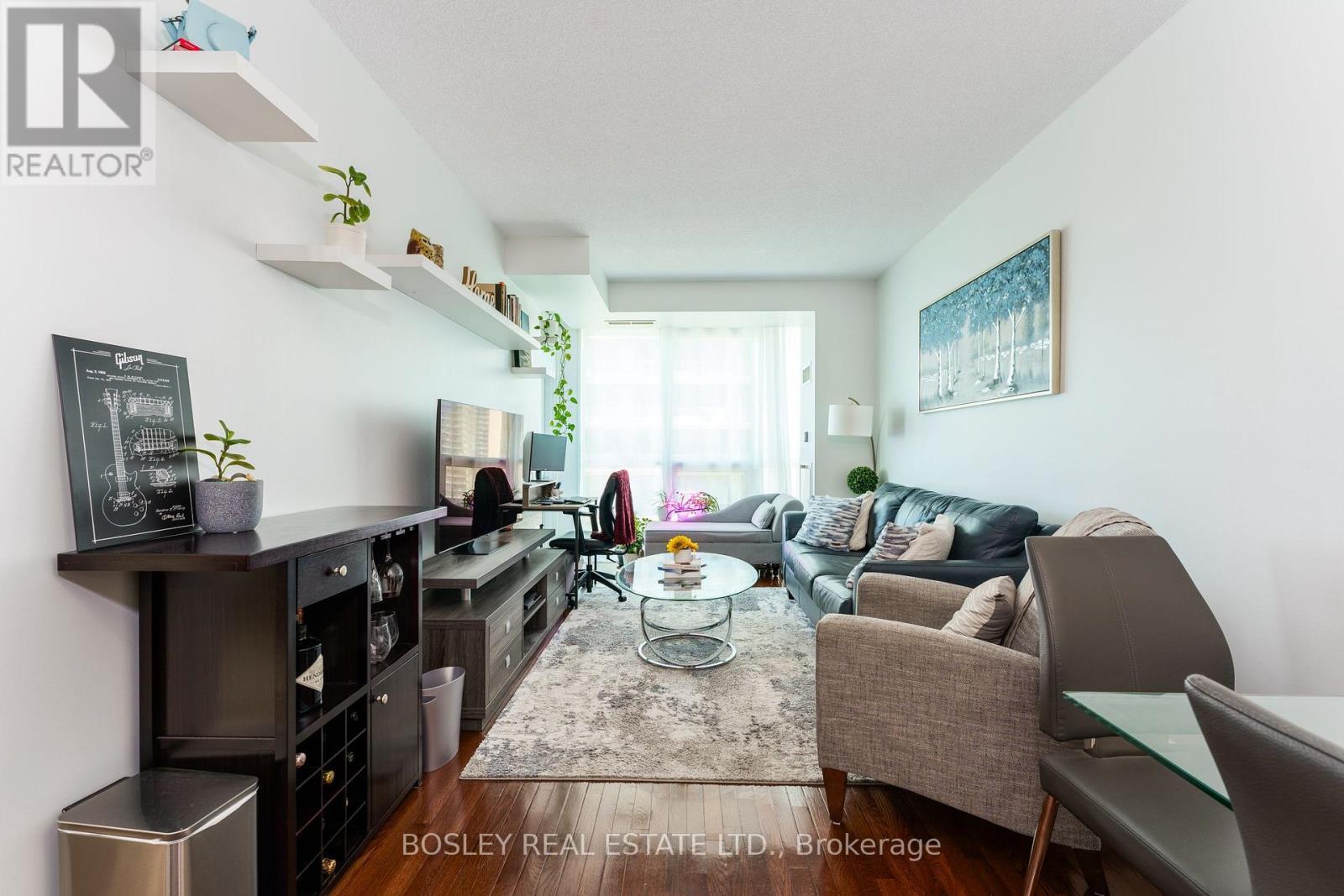 1401 - 1910 Lake Shore Boulevard W, Toronto, ON - Indoor Photo Showing Living Room