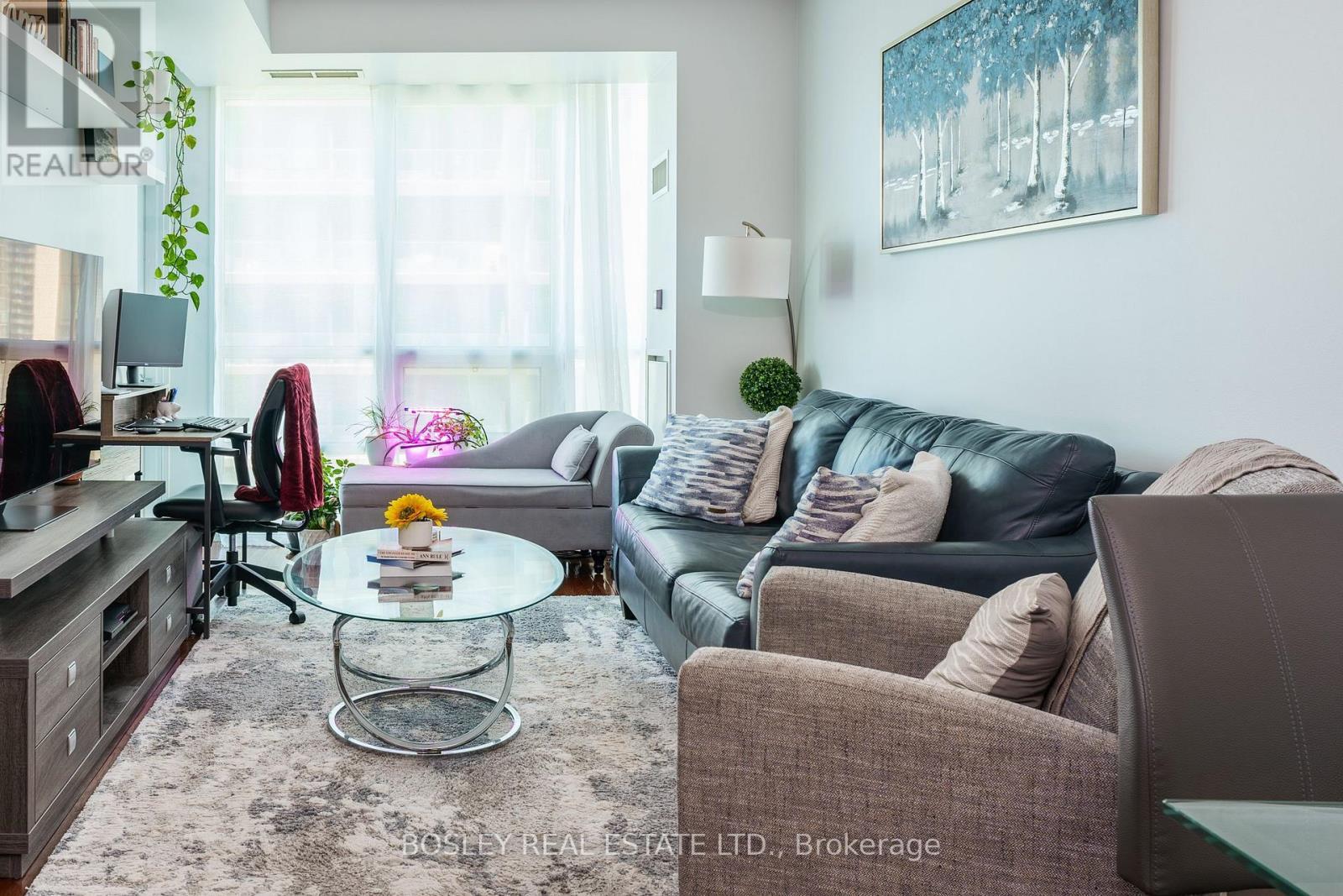 1401 - 1910 Lake Shore Boulevard W, Toronto, ON - Indoor