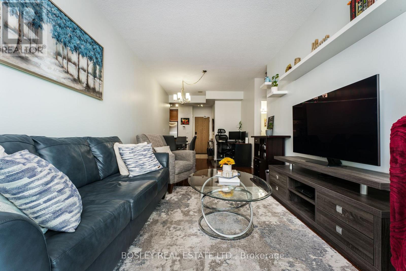 1401 - 1910 Lake Shore Boulevard W, Toronto, ON - Indoor Photo Showing Living Room