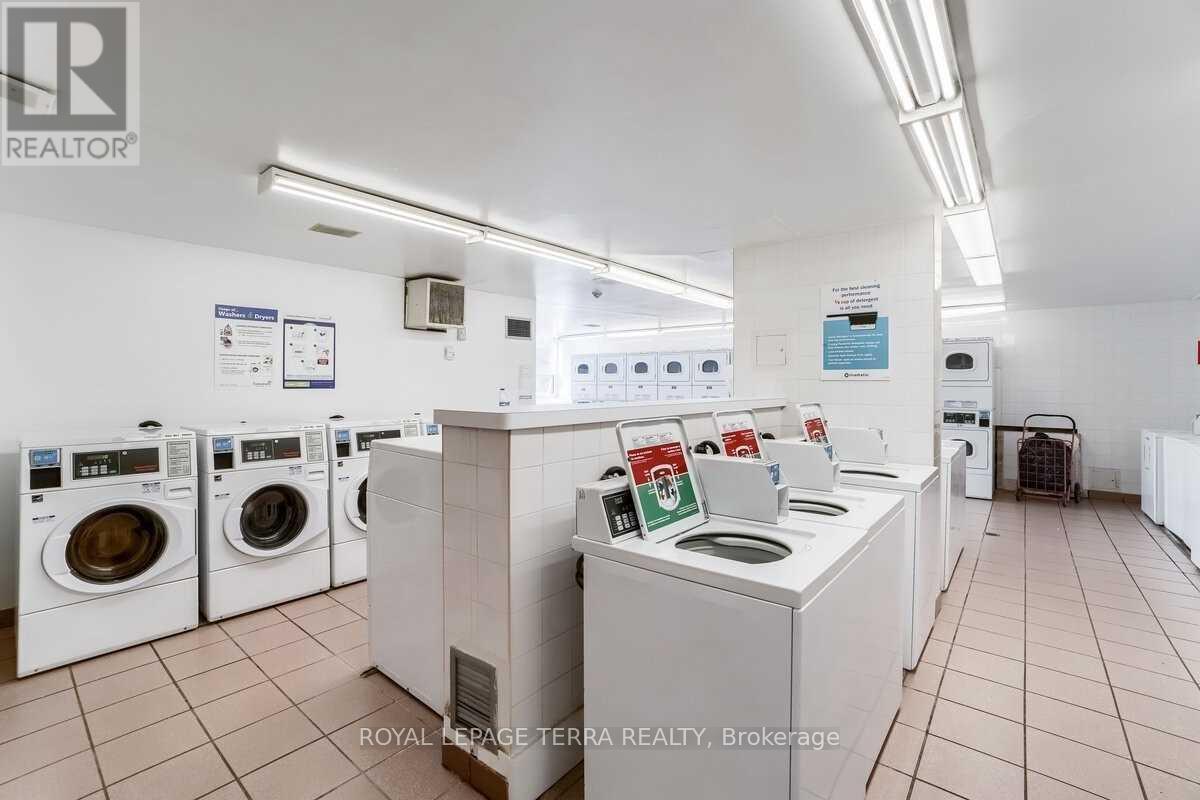 1207 - 4 Lisa Street, Brampton, ON - Indoor Photo Showing Laundry Room