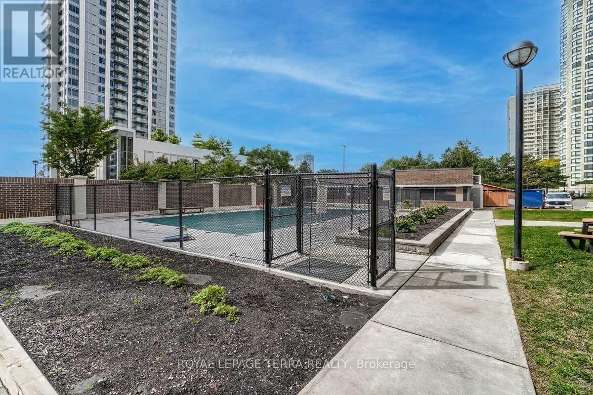 1207 - 4 Lisa Street, Brampton, ON - Outdoor