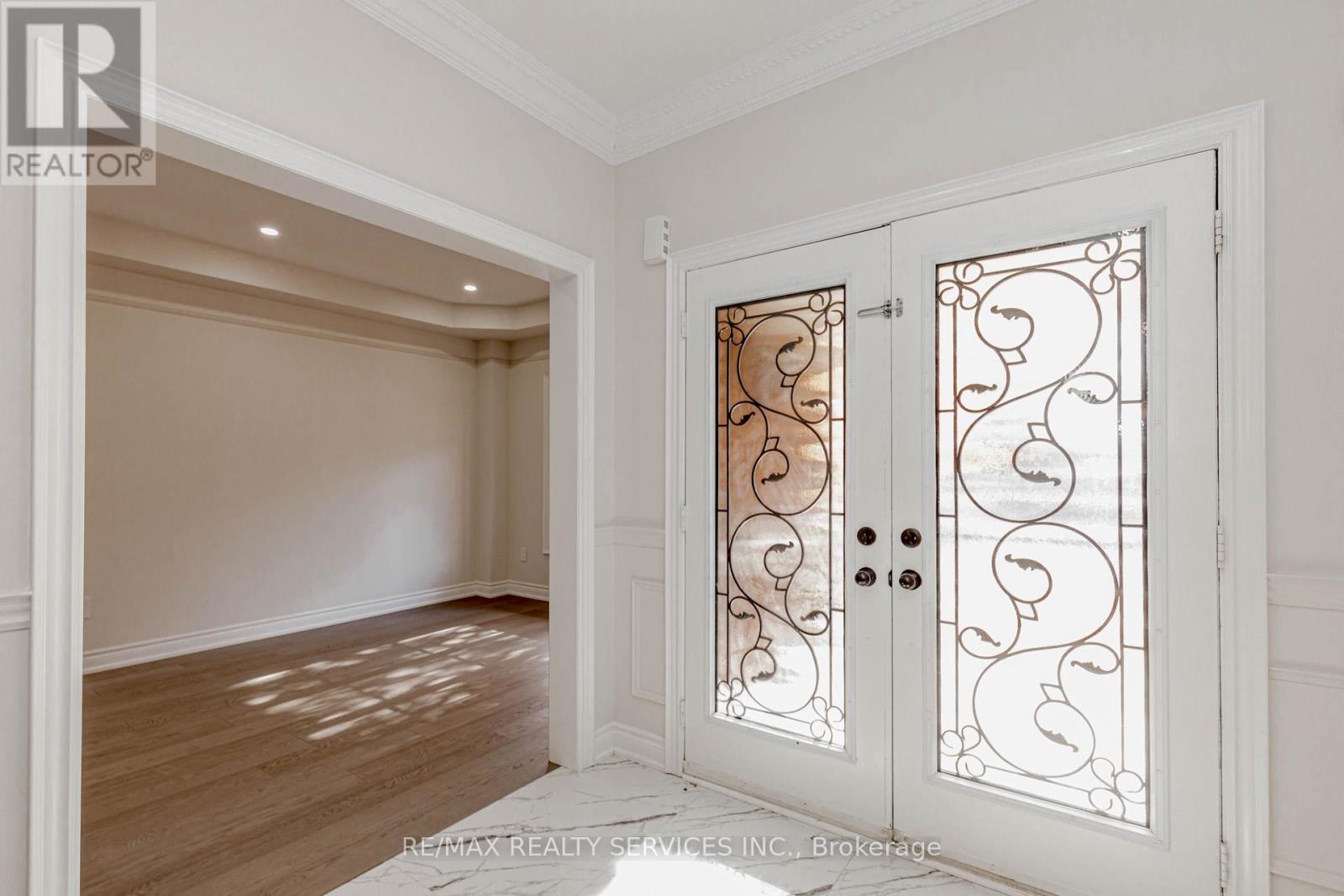 Upper - 50 Amboise Crescent, Brampton, ON - Indoor Photo Showing Other Room