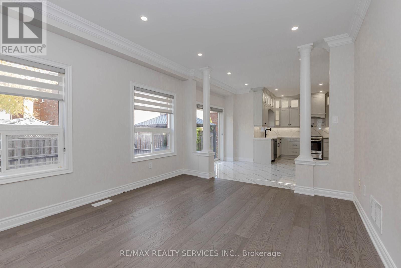 Upper - 50 Amboise Crescent, Brampton, ON - Indoor Photo Showing Other Room