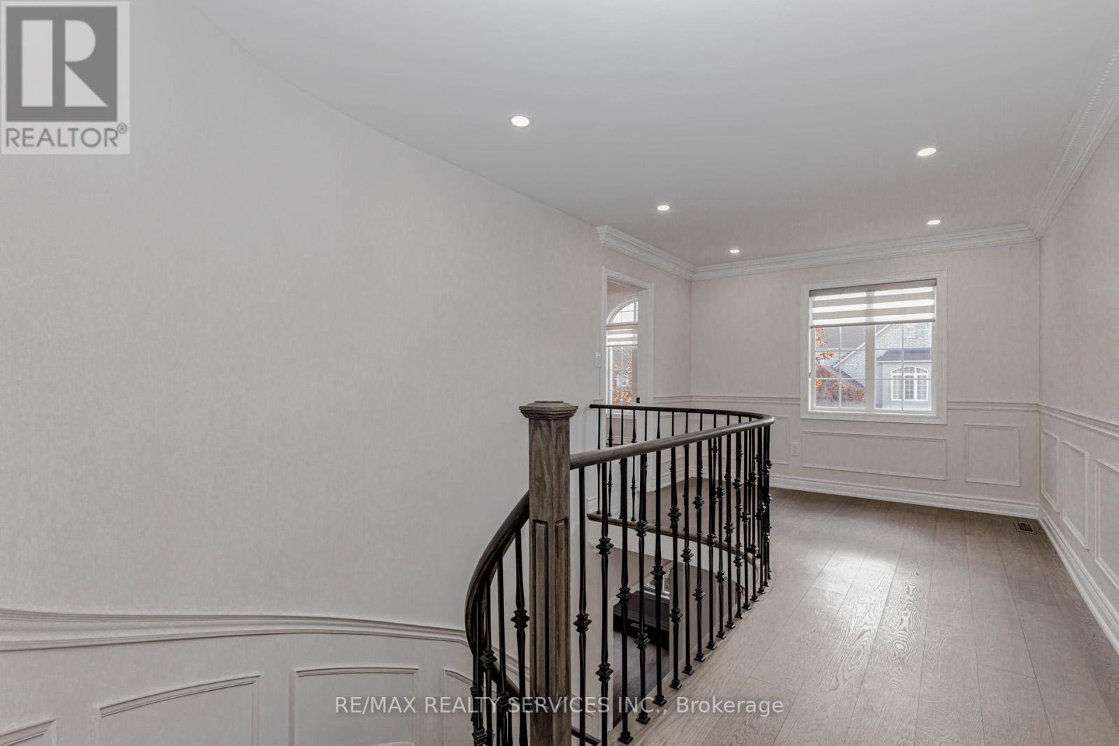 Upper - 50 Amboise Crescent, Brampton, ON - Indoor Photo Showing Other Room