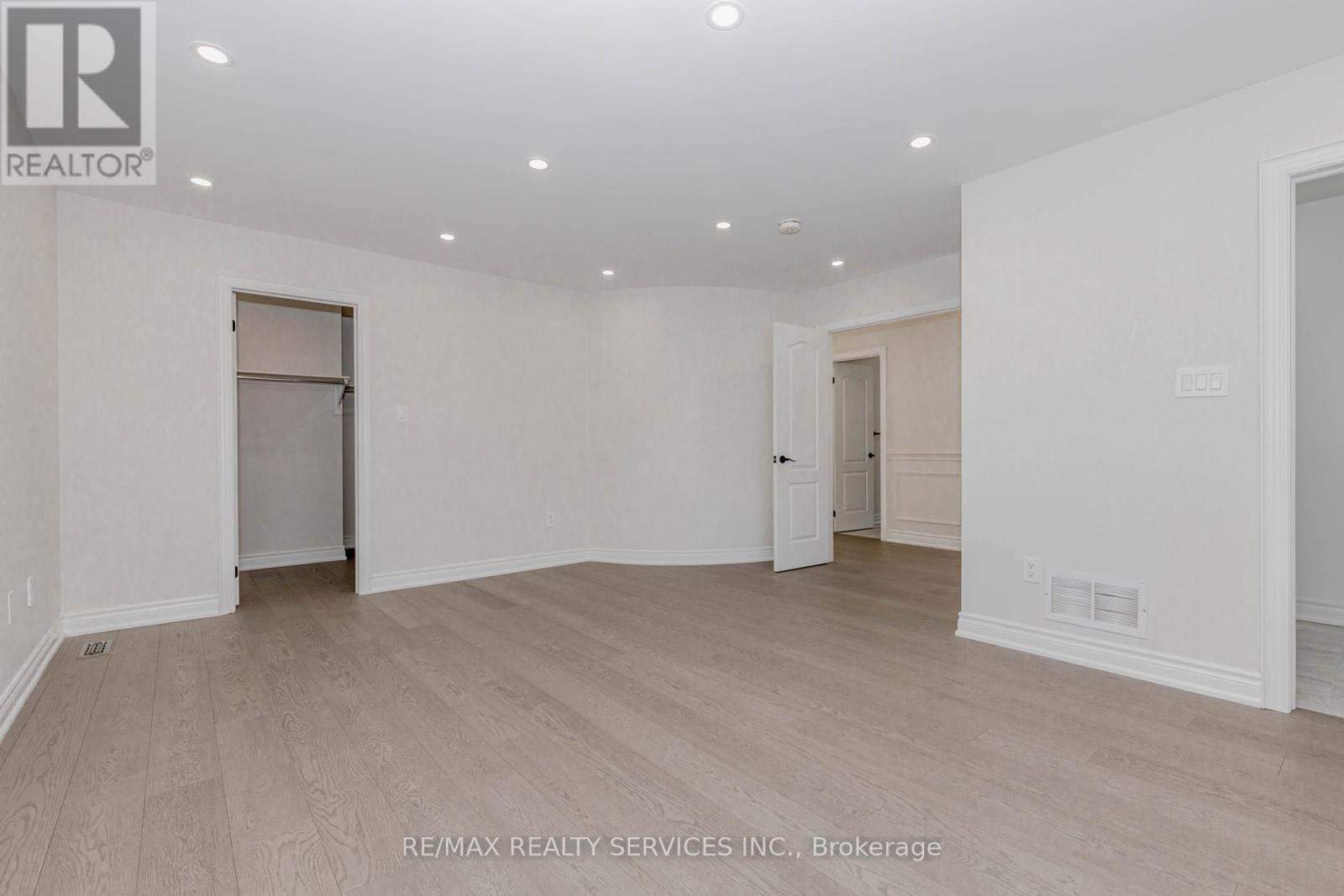 Upper - 50 Amboise Crescent, Brampton, ON - Indoor Photo Showing Other Room