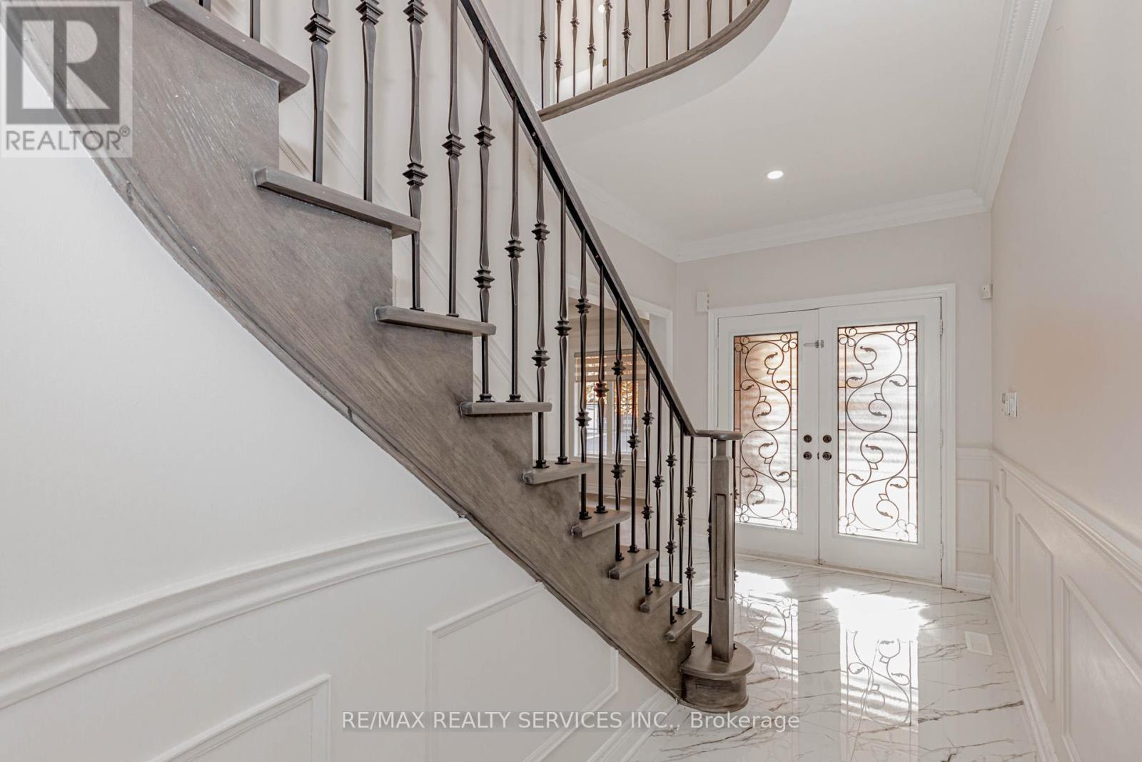 Upper - 50 Amboise Crescent, Brampton, ON - Indoor Photo Showing Other Room