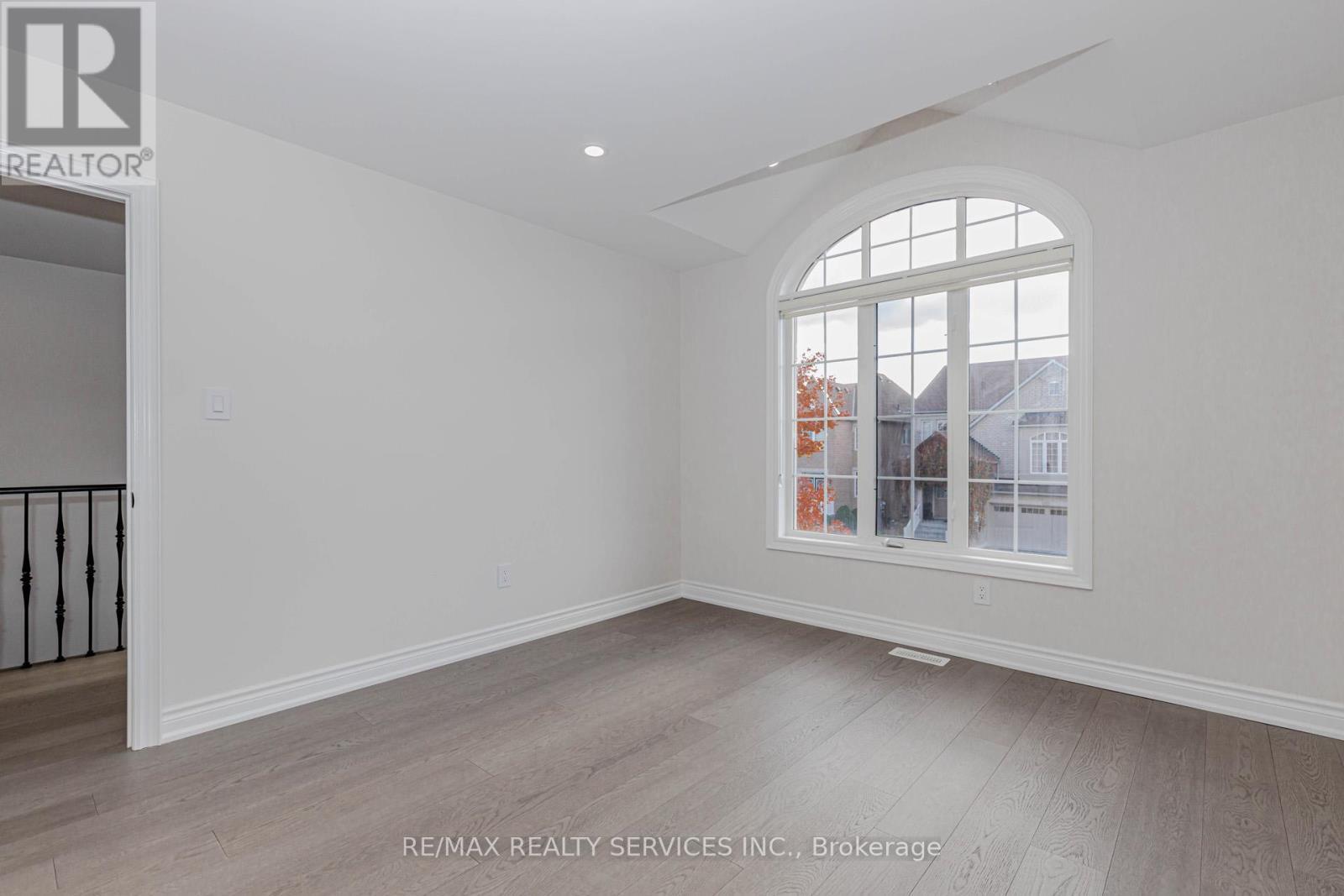 Upper - 50 Amboise Crescent, Brampton, ON - Indoor Photo Showing Other Room