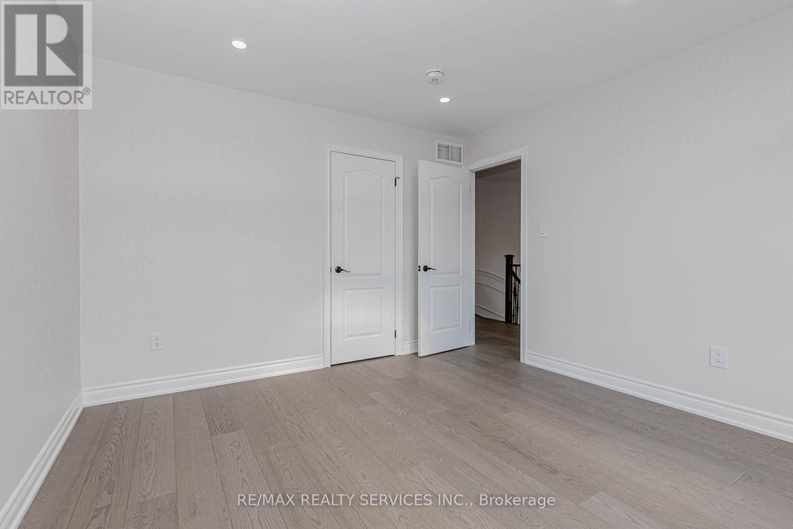 Upper - 50 Amboise Crescent, Brampton, ON - Indoor Photo Showing Other Room