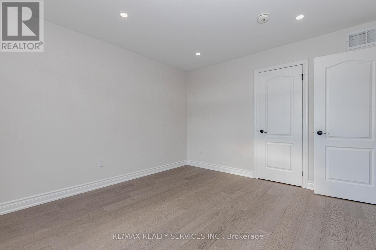 Upper - 50 Amboise Crescent, Brampton, ON - Indoor Photo Showing Other Room