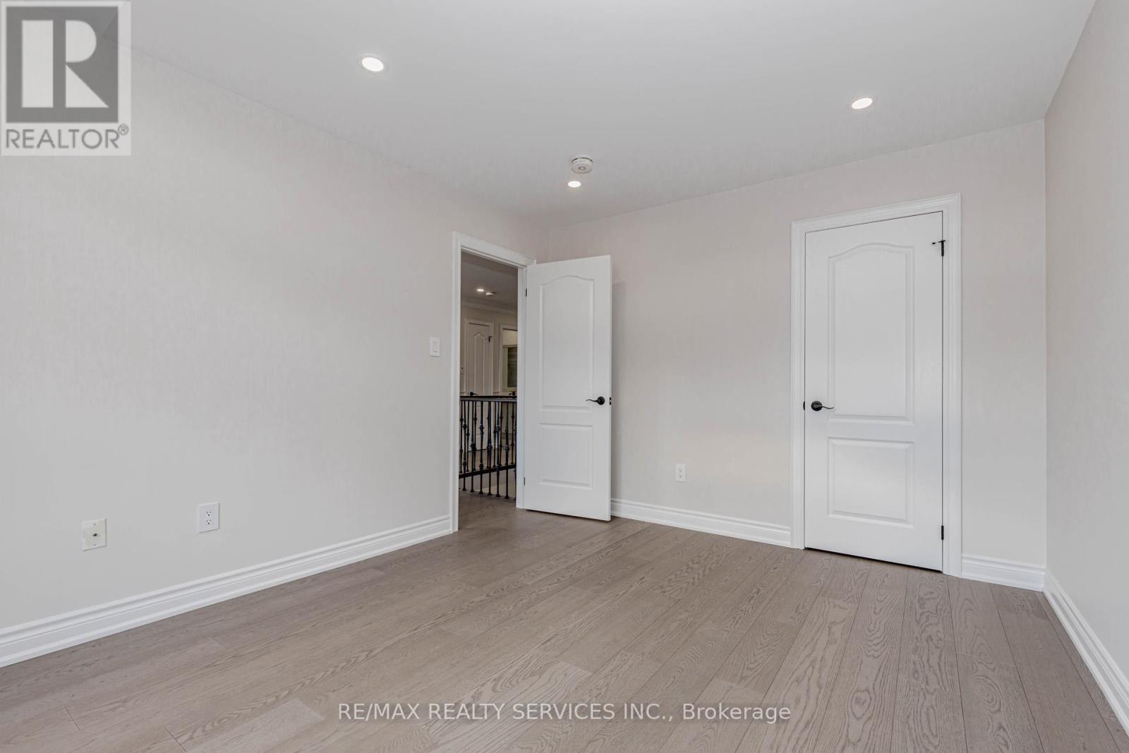 Upper - 50 Amboise Crescent, Brampton, ON - Indoor Photo Showing Other Room