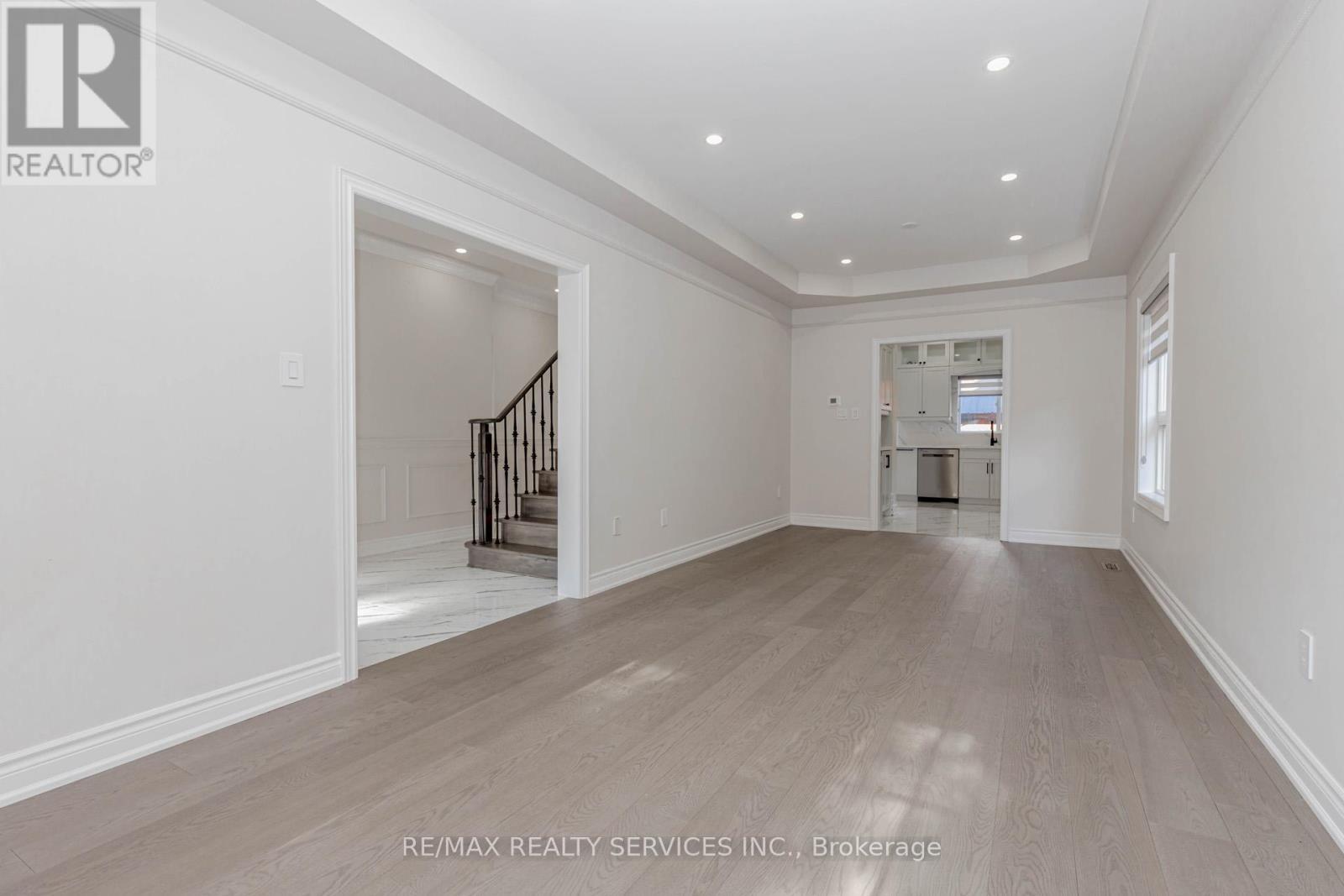 Upper - 50 Amboise Crescent, Brampton, ON - Indoor Photo Showing Other Room