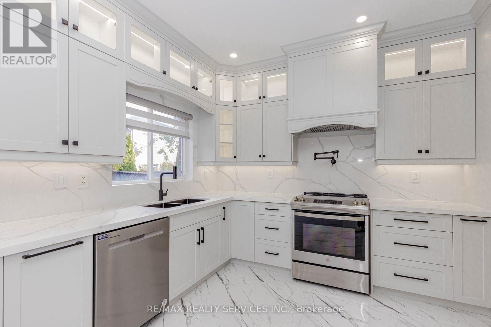 Upper - 50 Amboise Crescent, Brampton, ON - Indoor Photo Showing Kitchen With Double Sink