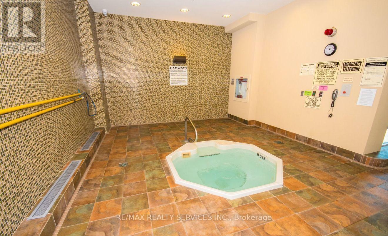 2108 - 339 Rathburn Road W, Mississauga, ON - Indoor Photo Showing Other Room