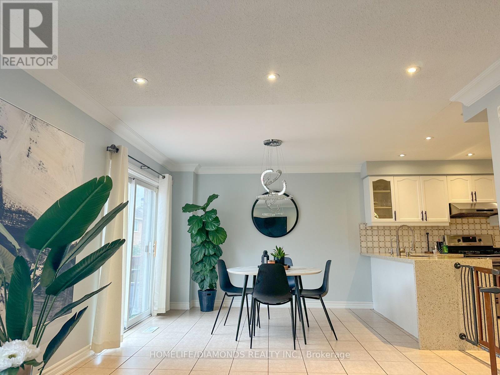 7 Clovercrest Drive, Brampton, ON - Indoor