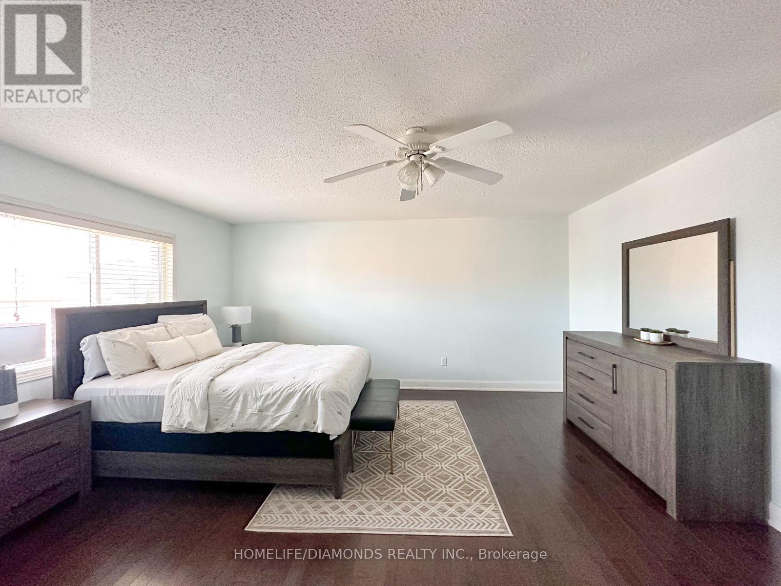 7 Clovercrest Drive, Brampton, ON - Indoor Photo Showing Bedroom