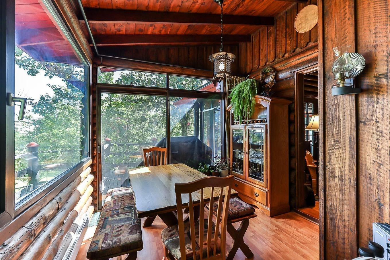 Dinette - 477 Ch. Des Critiques, Montebello, QC - Indoor Photo Showing Dining Room