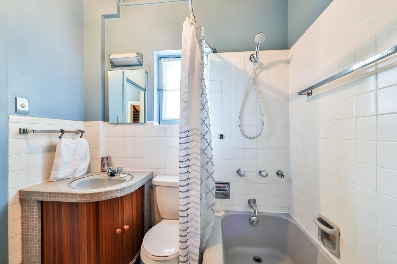 Ensuite bathroom - 477 Ch. Des Critiques, Montebello, QC - Indoor Photo Showing Bathroom