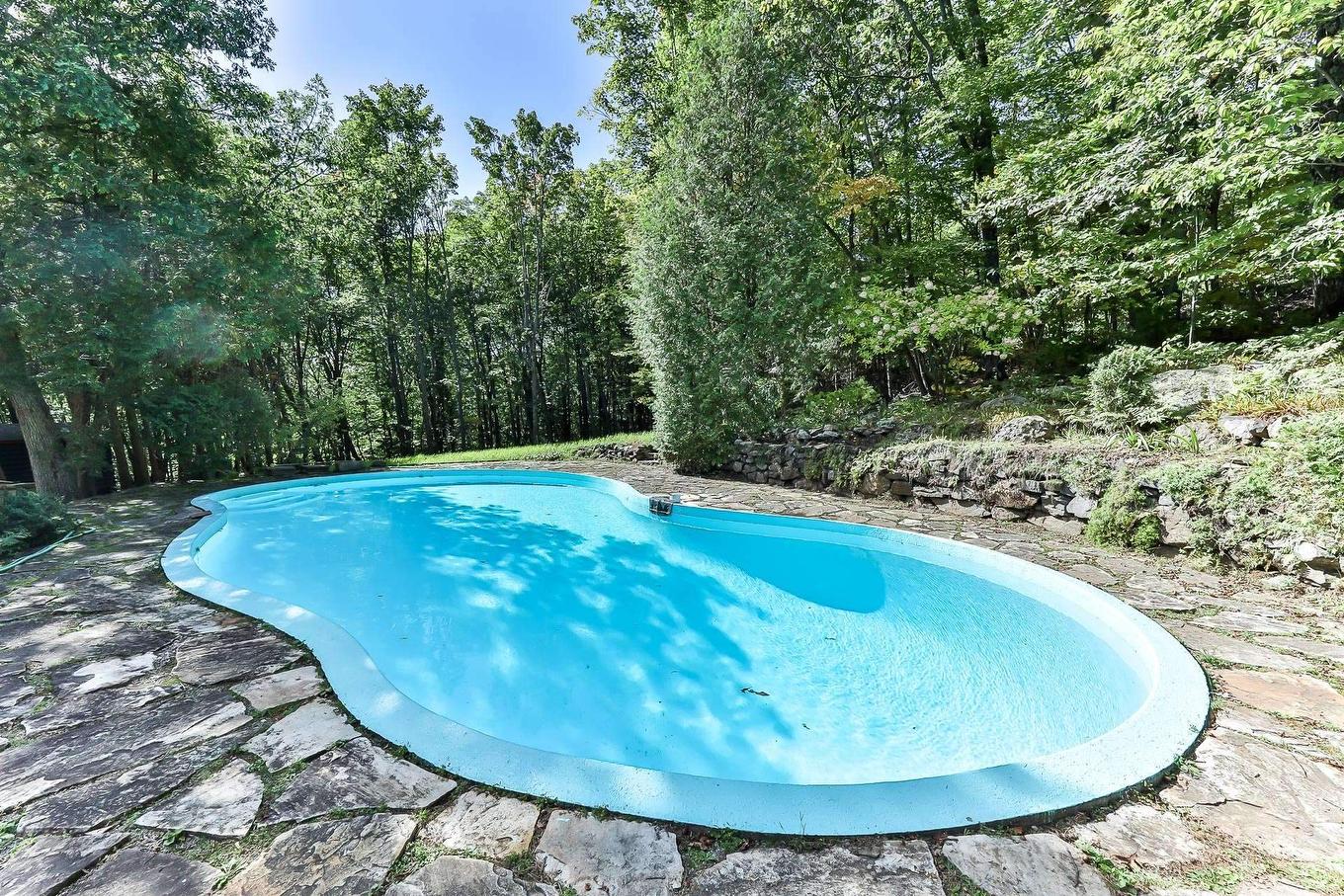 Pool - 477 Ch. Des Critiques, Montebello, QC - Outdoor With In Ground Pool With Backyard