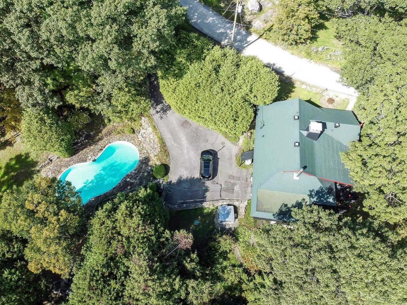 Overall view - 477 Ch. Des Critiques, Montebello, QC - Outdoor With In Ground Pool With View
