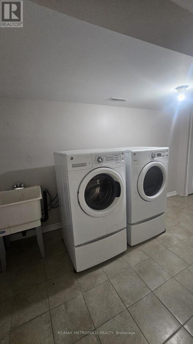 Basement - 54 Amethyst Circle, Brampton, ON - Indoor Photo Showing Laundry Room