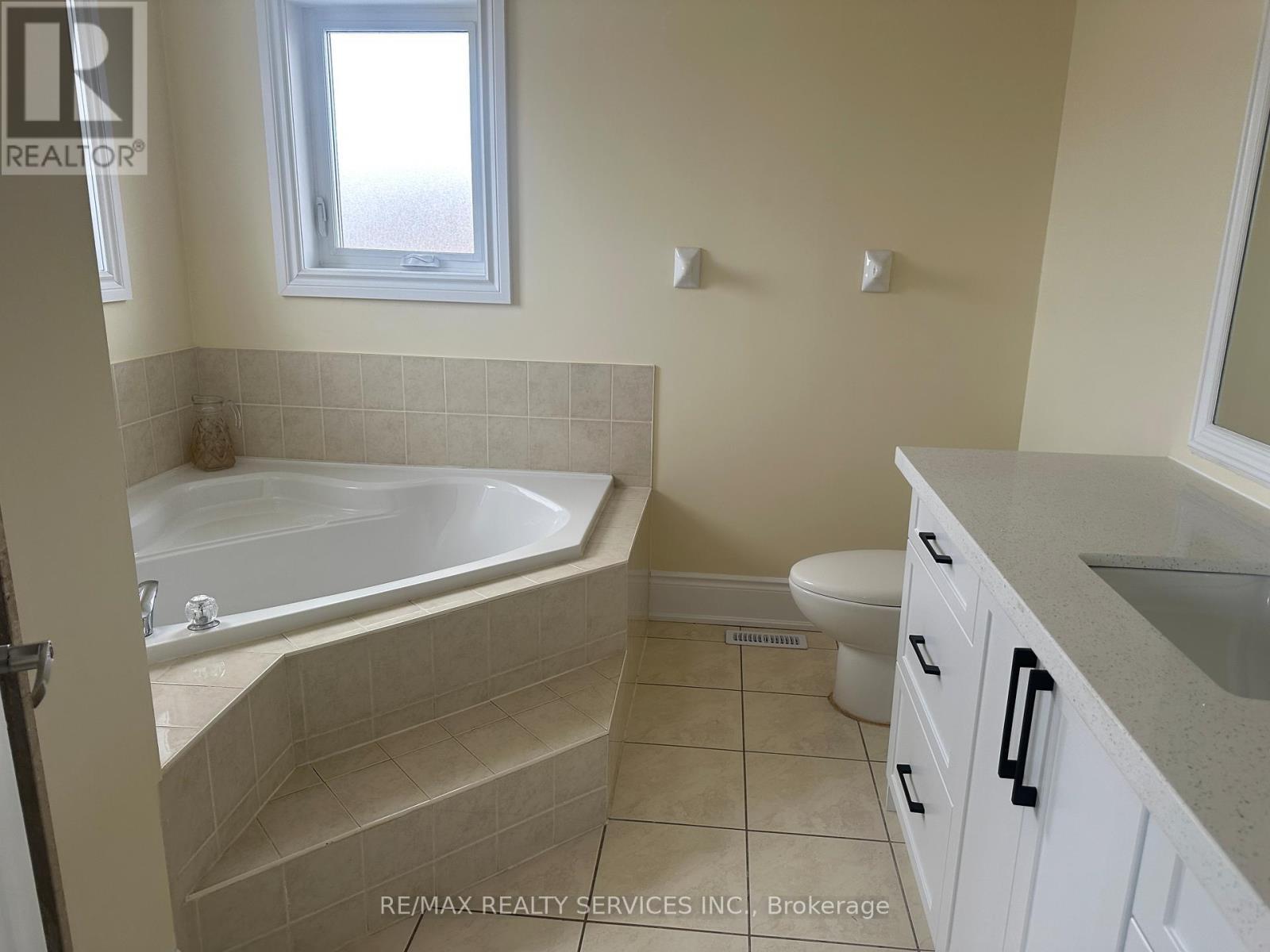 80 Farthingale Crescent, Brampton, ON - Indoor Photo Showing Bathroom