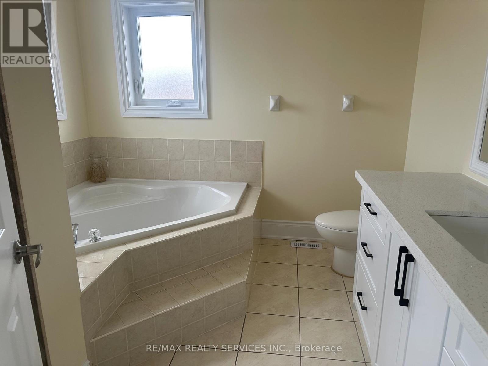 80 Farthingale Crescent, Brampton, ON - Indoor Photo Showing Bathroom