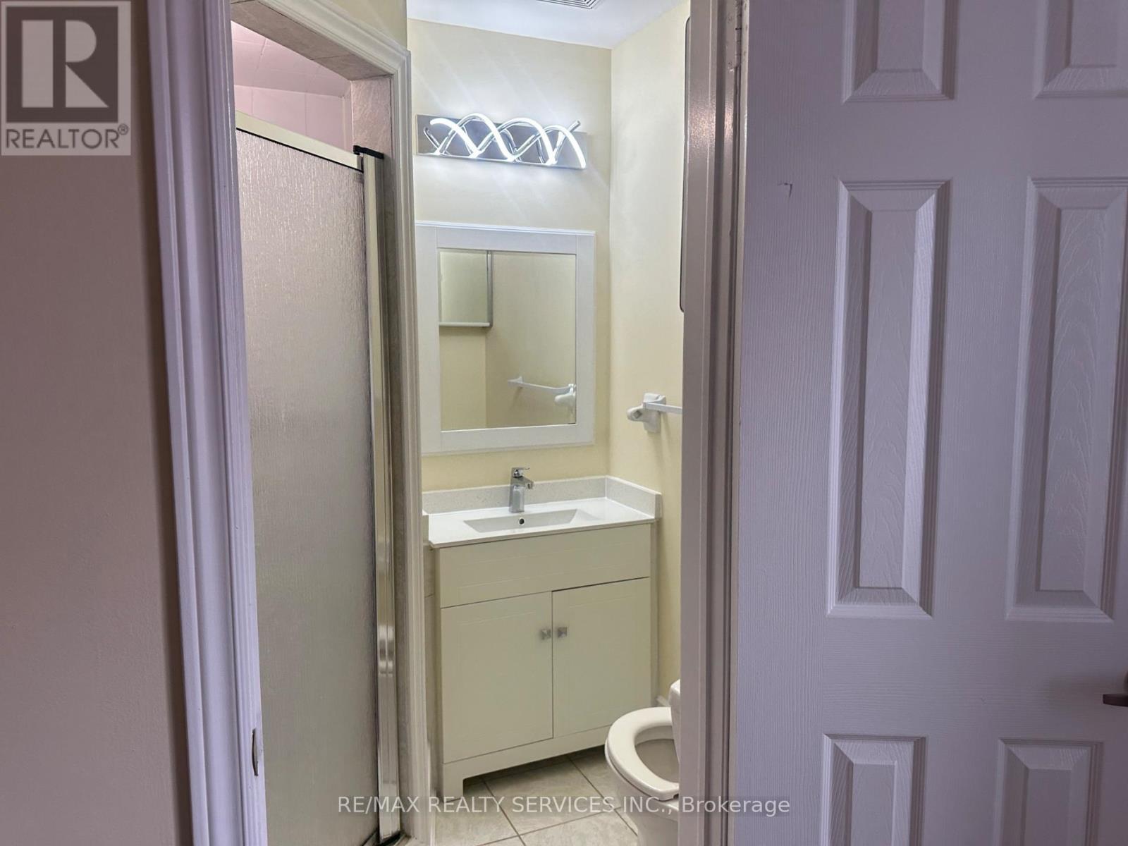 80 Farthingale Crescent, Brampton, ON - Indoor Photo Showing Bathroom