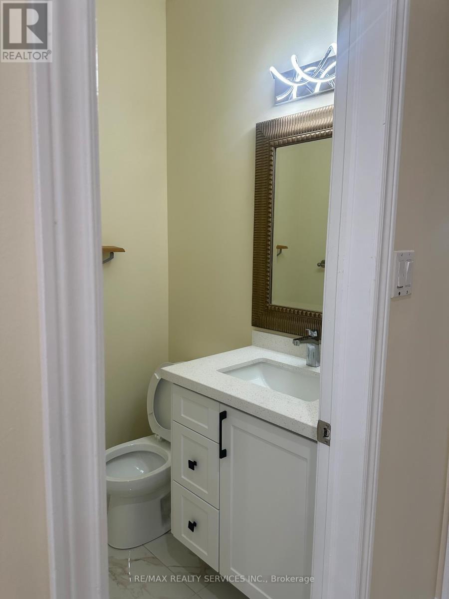 80 Farthingale Crescent, Brampton, ON - Indoor Photo Showing Bathroom