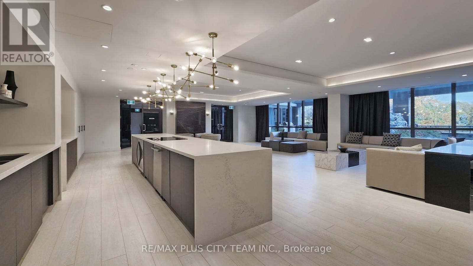 517 - 10 Gibbs Road, Toronto, ON - Indoor