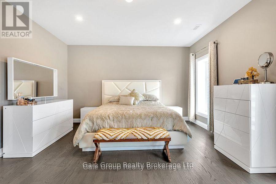 602 - 361 Quarter Town Line, Tillsonburg, ON - Indoor Photo Showing Bedroom