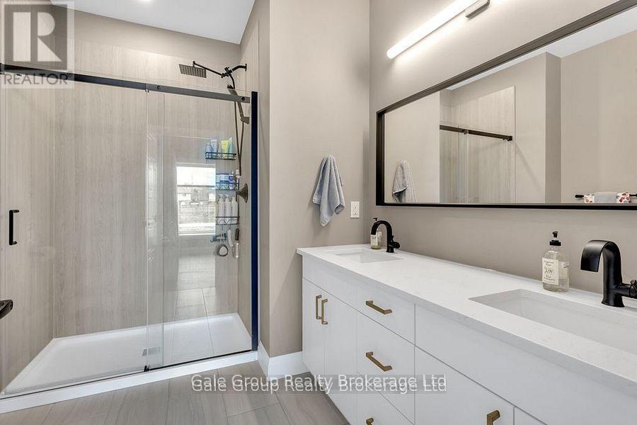 602 - 361 Quarter Town Line, Tillsonburg, ON - Indoor Photo Showing Bathroom