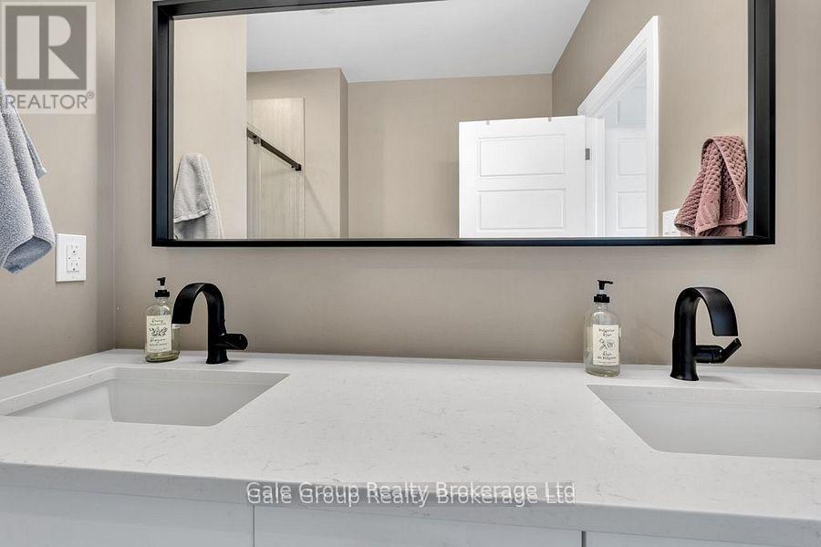 602 - 361 Quarter Town Line, Tillsonburg, ON - Photo Showing Bathroom