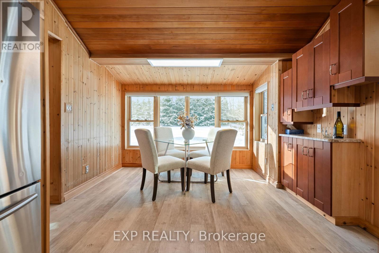 213037 10Th Line, Amaranth, ON - Indoor Photo Showing Dining Room