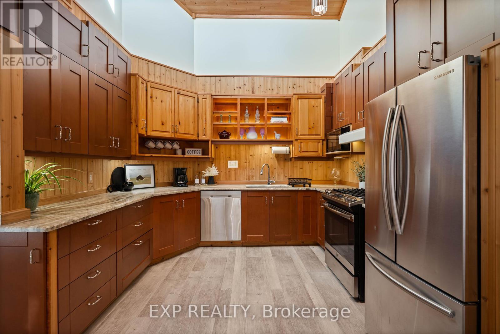 213037 10Th Line, Amaranth, ON - Indoor Photo Showing Kitchen