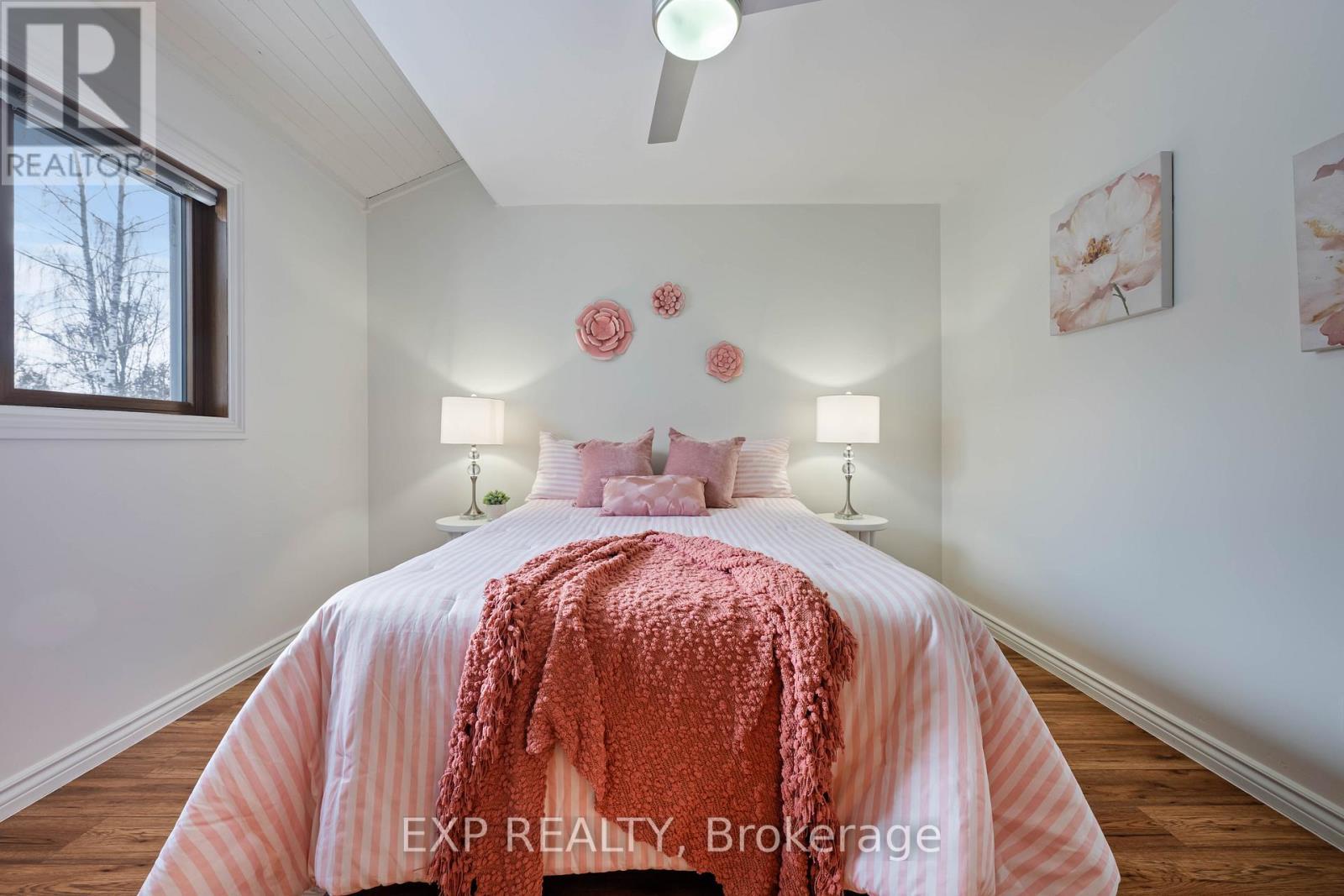 213037 10Th Line, Amaranth, ON - Indoor Photo Showing Bedroom