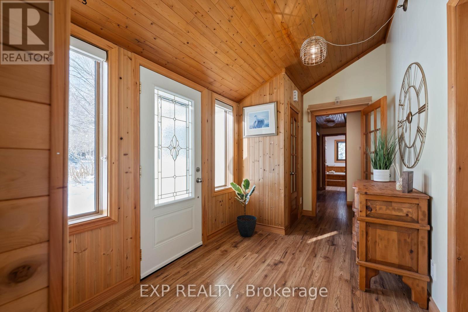 213037 10Th Line, Amaranth, ON - Indoor Photo Showing Other Room