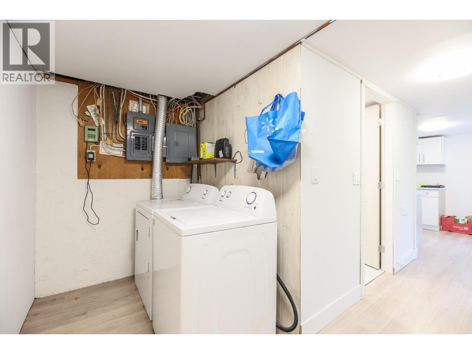 8009 87Th Street, Osoyoos, BC - Indoor Photo Showing Laundry Room