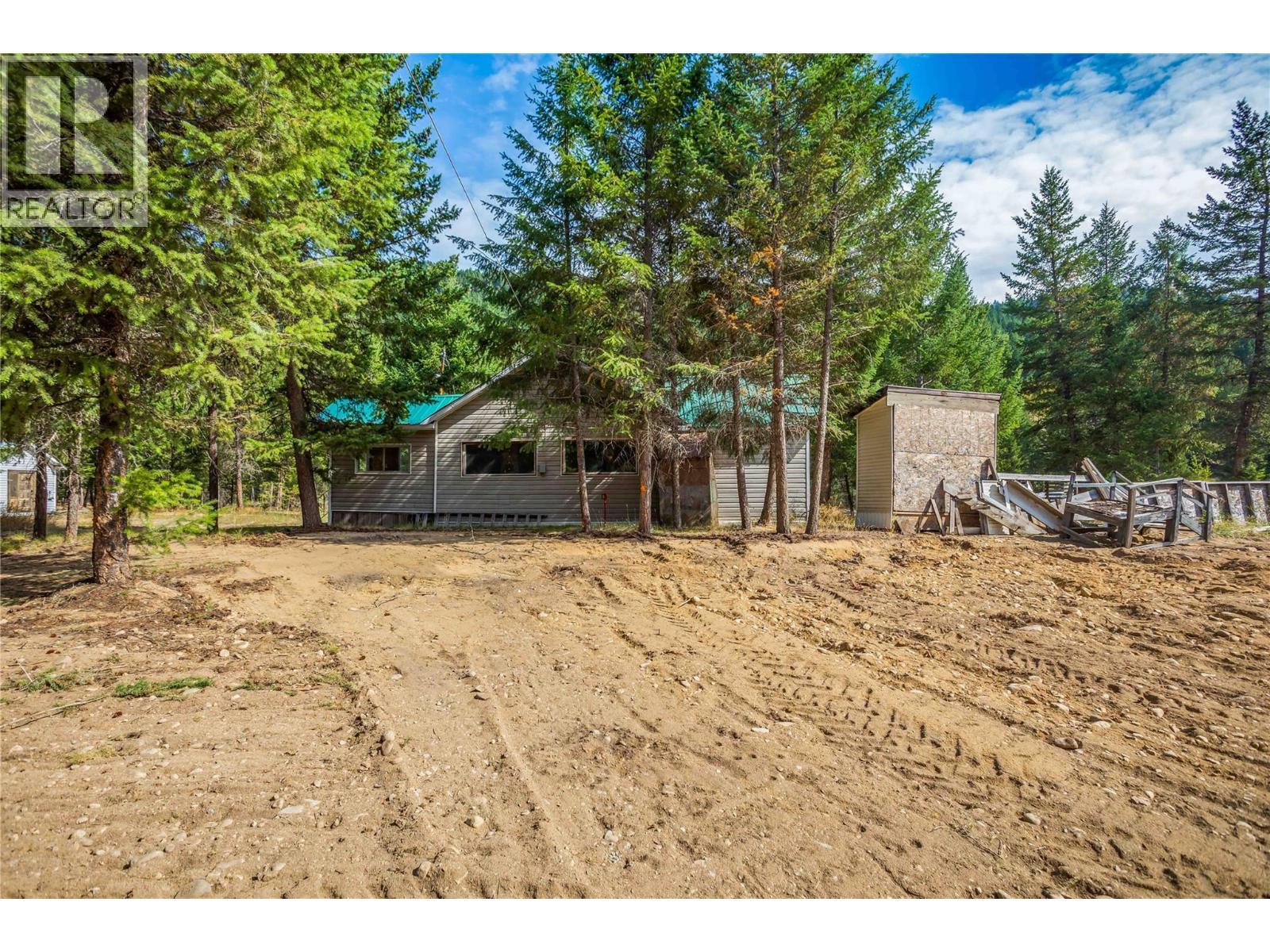 10 Boulder Road, Beaverdell, BC