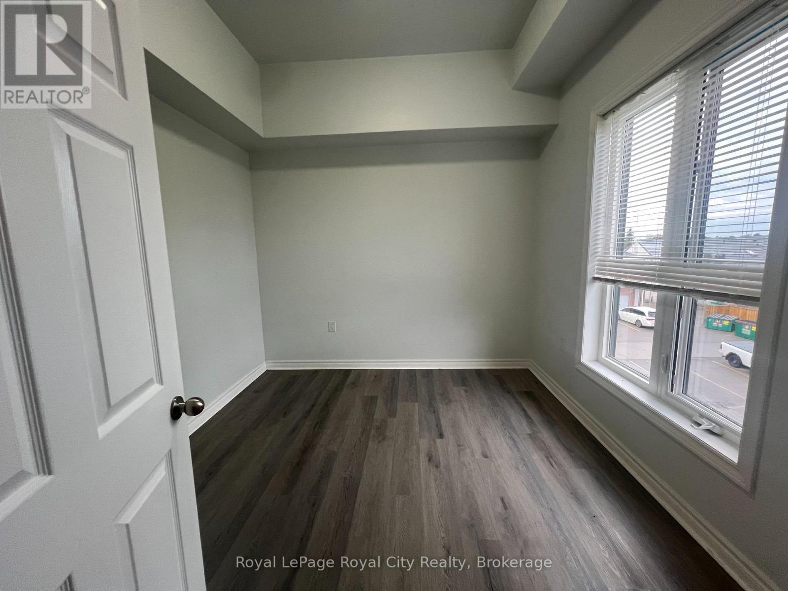 304 - 71 Victoria Street, Centre Wellington (Elora/Salem), ON - Indoor Photo Showing Other Room