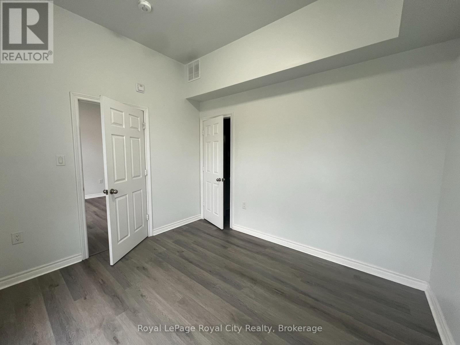 304 - 71 Victoria Street, Centre Wellington (Elora/Salem), ON - Indoor Photo Showing Other Room