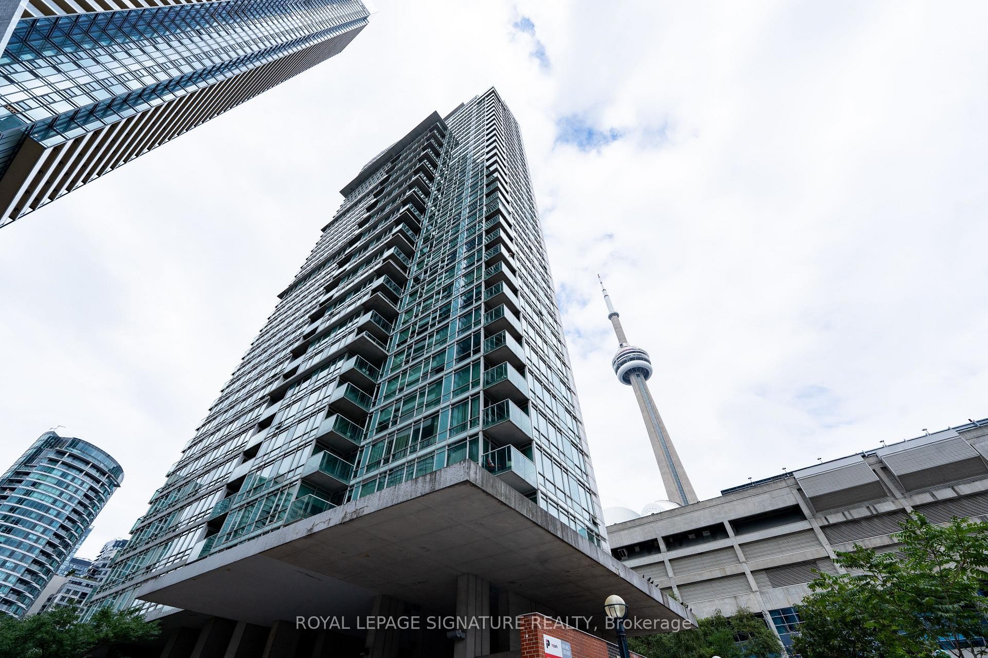 3011-81 Navy Wharf Court, Toronto, ON - Outdoor
