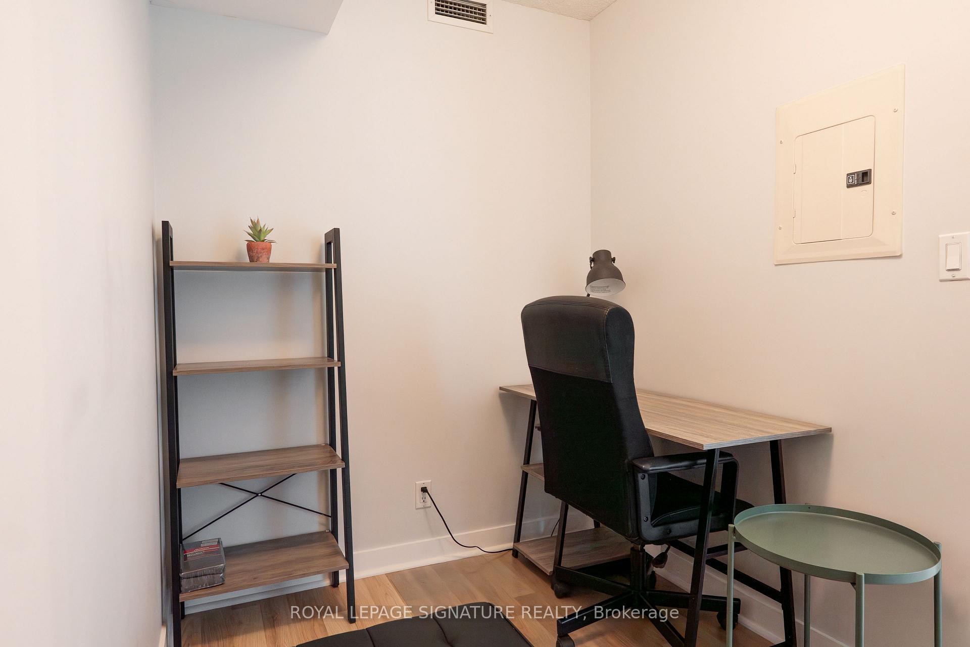 3011-81 Navy Wharf Court, Toronto, ON - Indoor Photo Showing Office