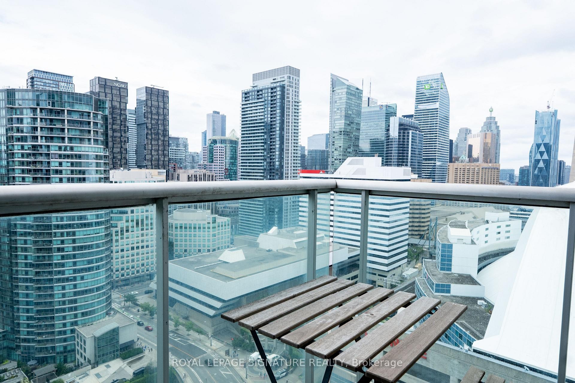 3011-81 Navy Wharf Court, Toronto, ON - Outdoor