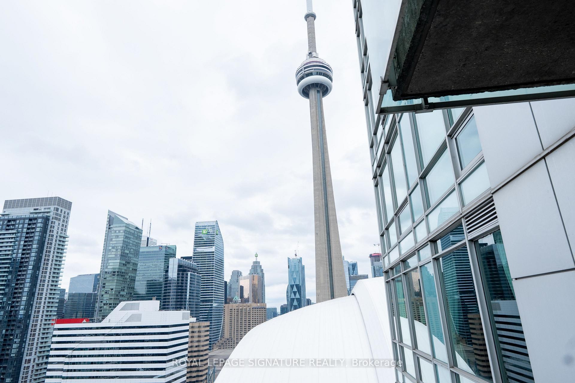 3011-81 Navy Wharf Court, Toronto, ON - Outdoor