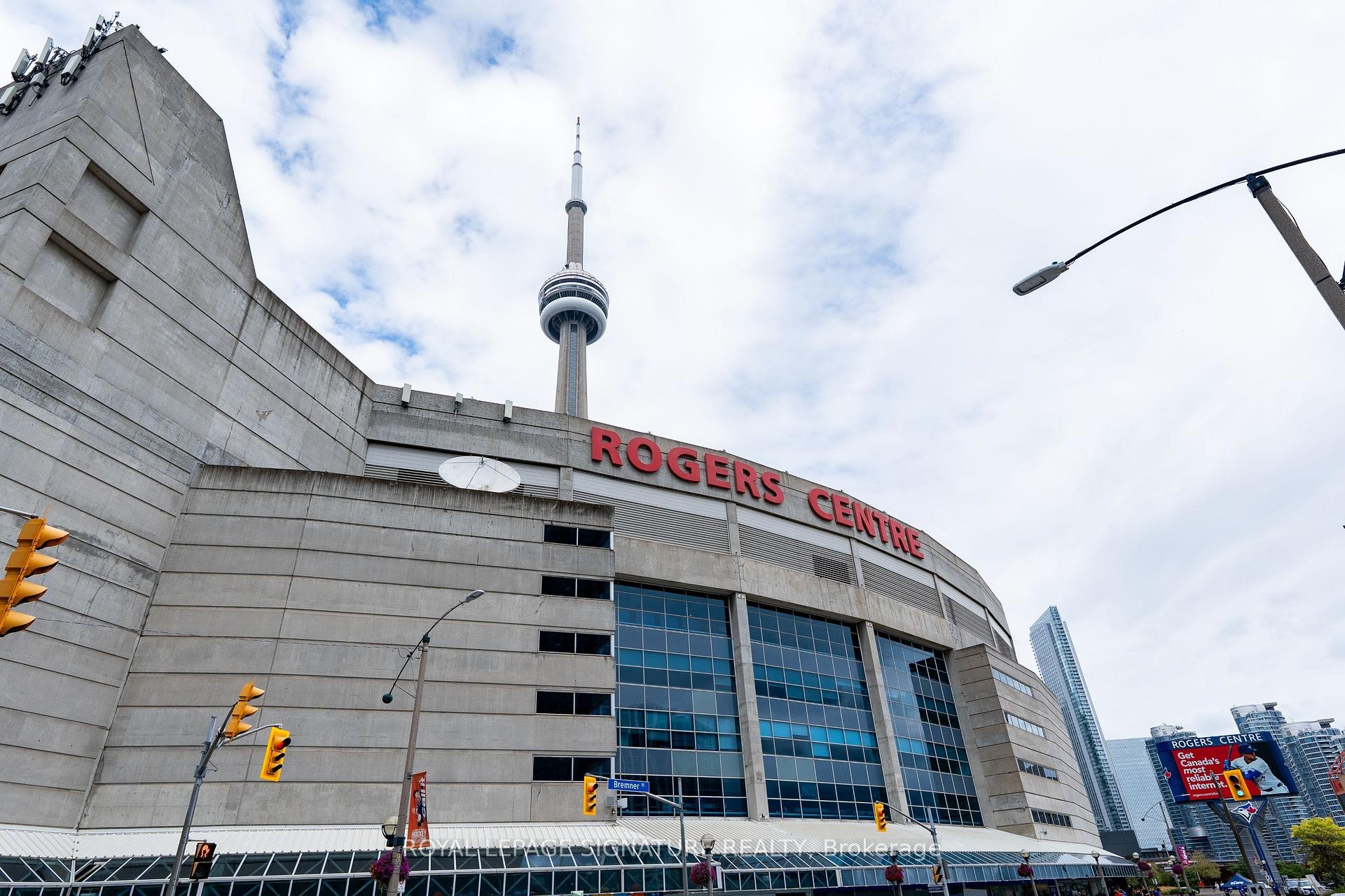 3011-81 Navy Wharf Court, Toronto, ON - Outdoor